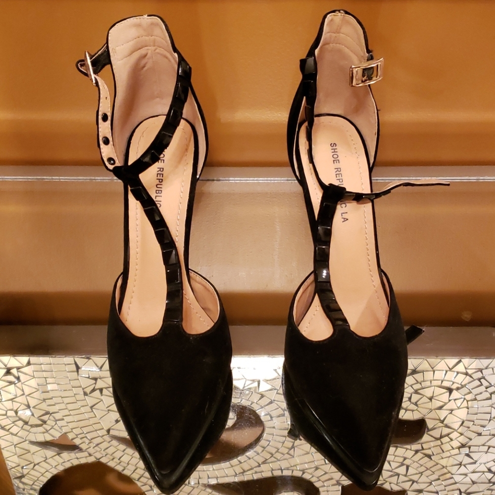 Black studded heels!